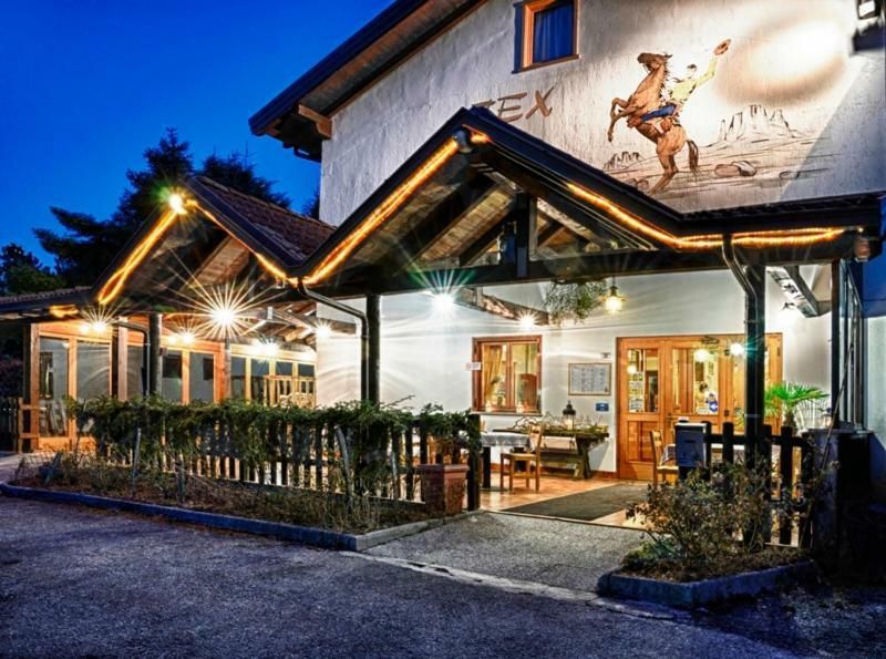 Botton D'Oro Delle Dolomiti Bed & Breakfast Vattaro Bagian luar foto