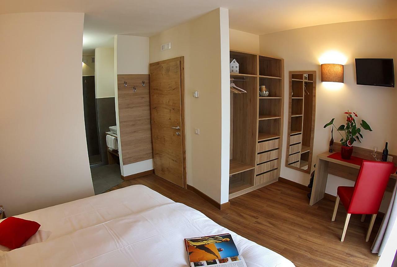 Botton D'Oro Delle Dolomiti Bed & Breakfast Vattaro Bagian luar foto