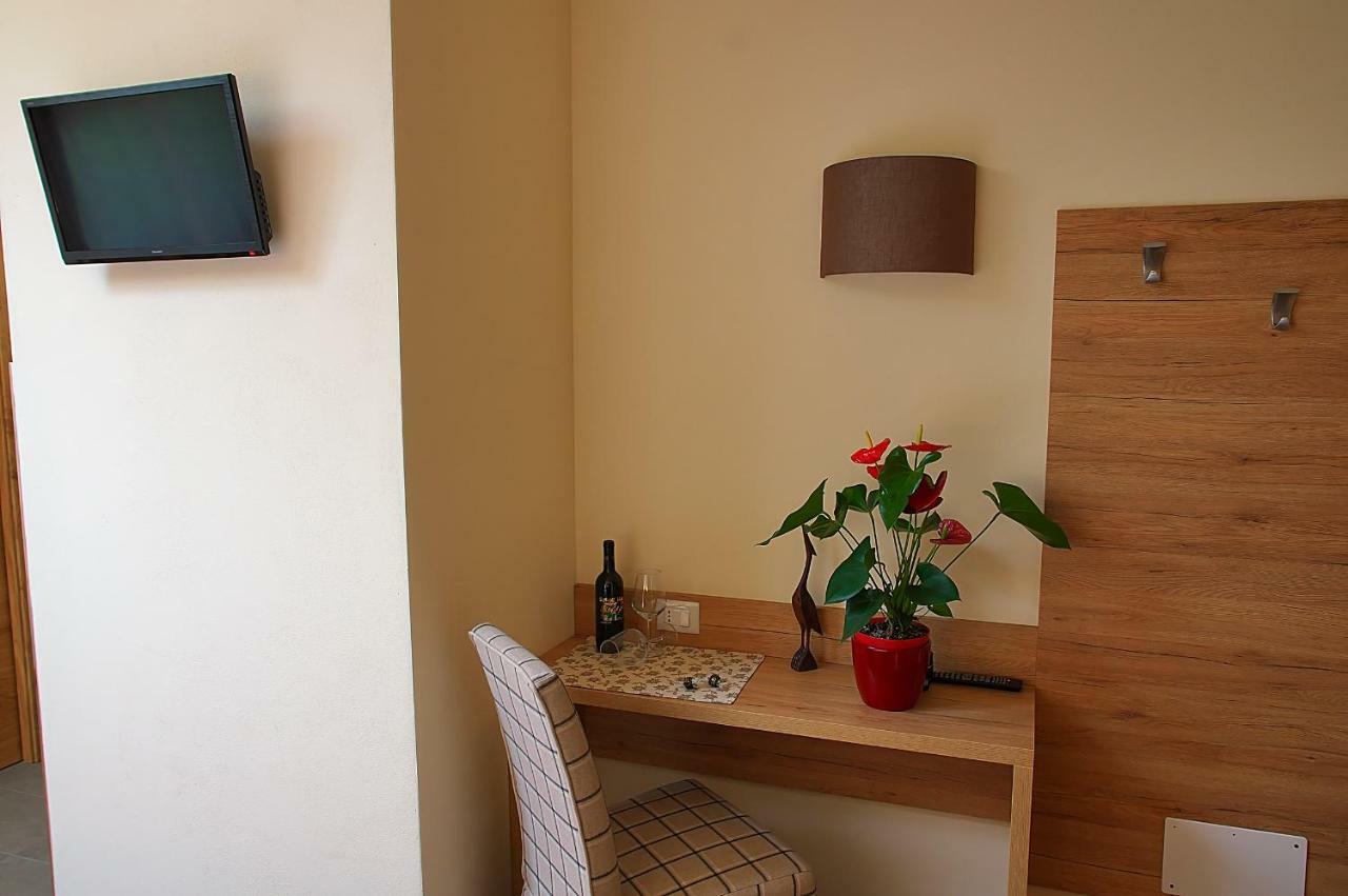 Botton D'Oro Delle Dolomiti Bed & Breakfast Vattaro Bagian luar foto